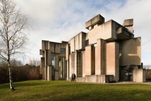 Lee más sobre el artículo Saving the Concrete Monsters: A Look at Brutalist Architecture with SOS Brutalism
